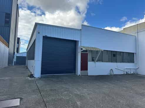 CBRE | 258sqm Mixed-Use Industrial