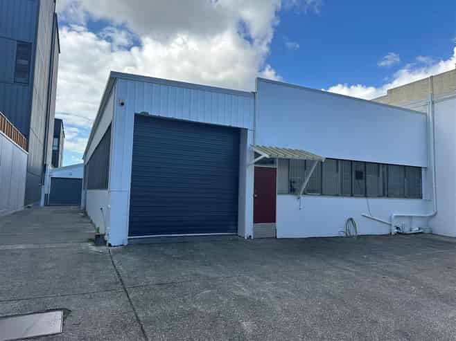 CBRE | 258sqm Mixed-Use Industrial