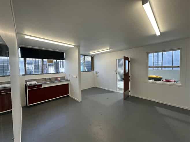 CBRE | 258sqm Mixed-Use Industrial