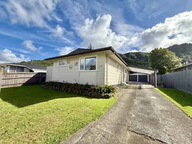 206 California Drive, Totara Park