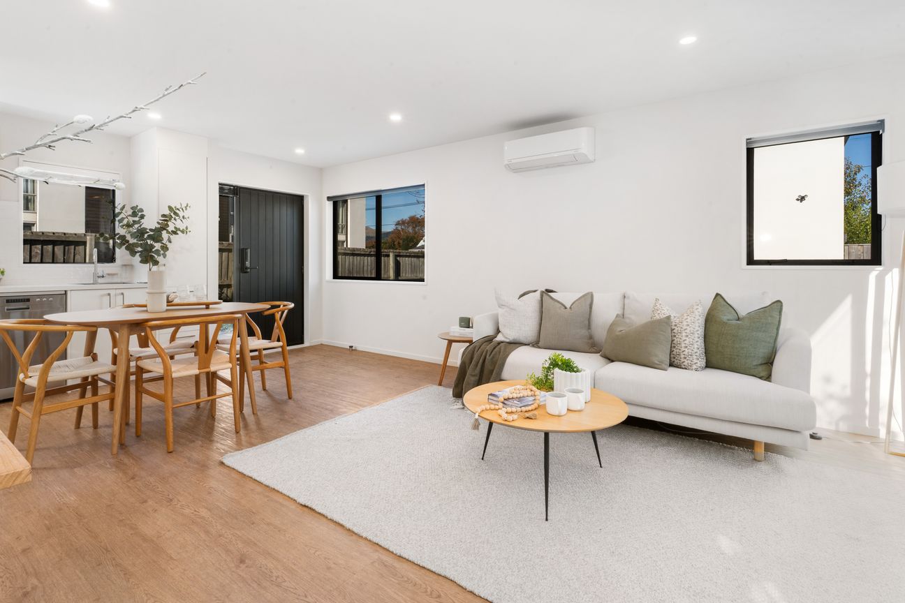 DEAL!! OFFERS OVER $499K - RV $610K!! - Bild 2