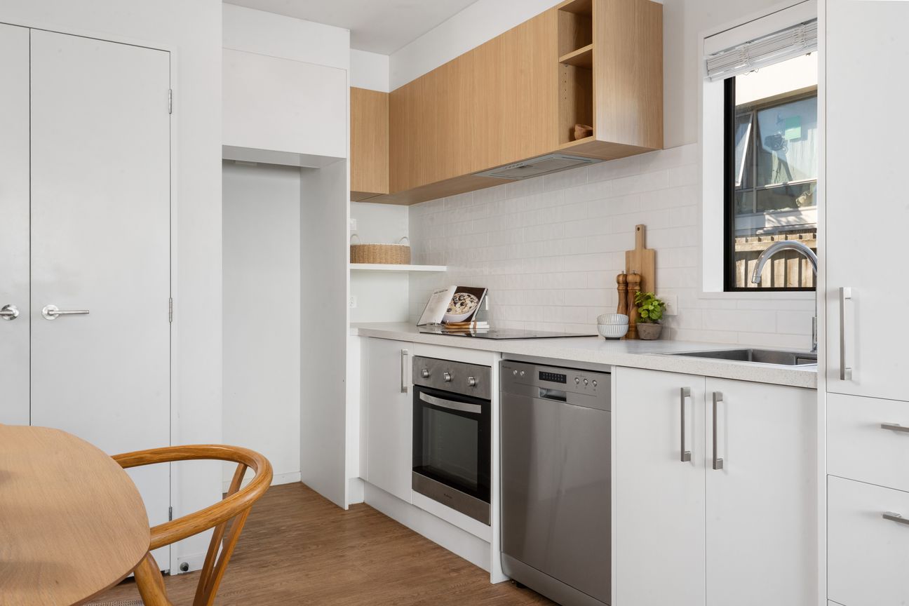 DEAL!! OFFERS OVER $499K - RV $610K!! - Fler