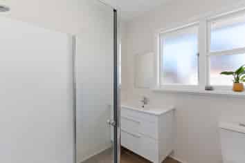 2/107 Halswell Road, Hillmorton