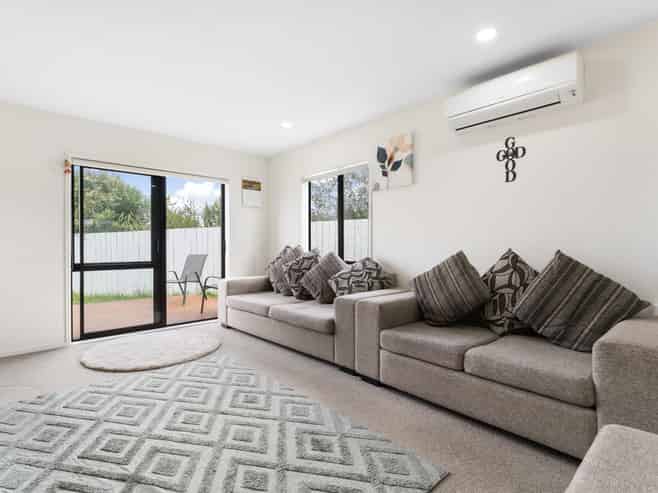 1/36 West Coast Road, Glen Eden