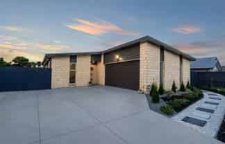 15 Little Oaks Drive, Yaldhurst