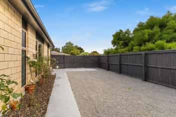 15 Little Oaks Drive, Yaldhurst