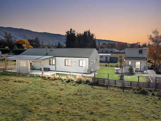 4 Bank Avenue, Middlemarch