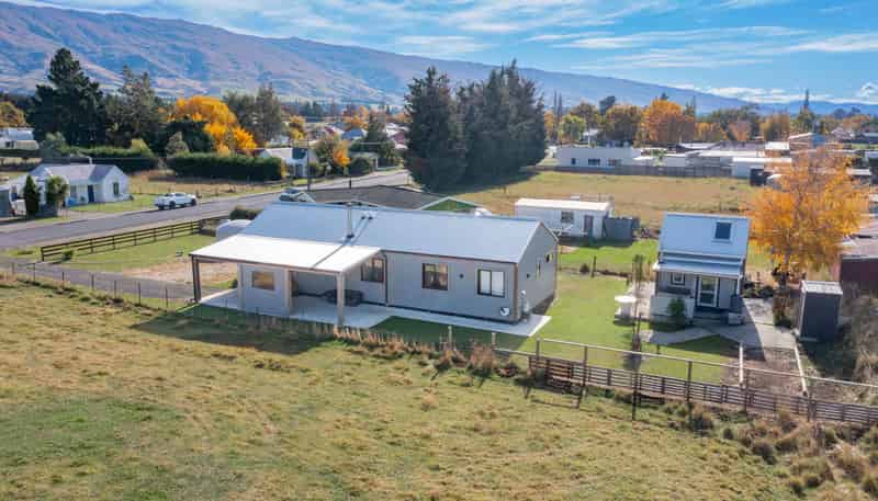 4 Bank Avenue, Middlemarch