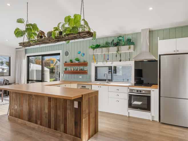 4 Bank Avenue, Middlemarch