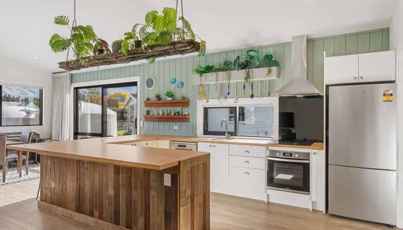 4 Bank Avenue, Middlemarch