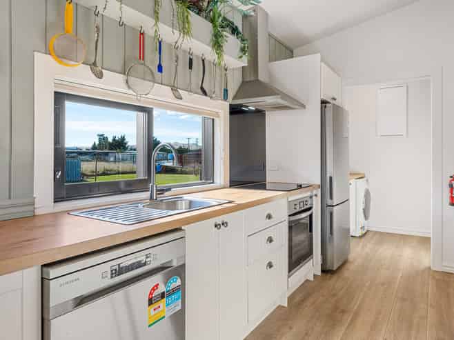 4 Bank Avenue, Middlemarch