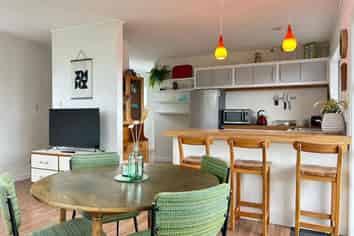 1a/267 Meola Road, Point Chevalier