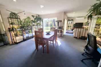 21 Meridian Court, Albany