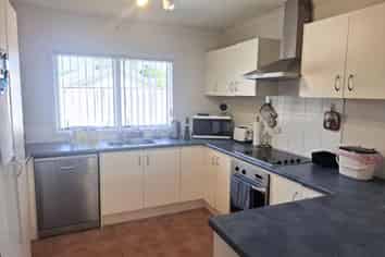 21 Meridian Court, Albany