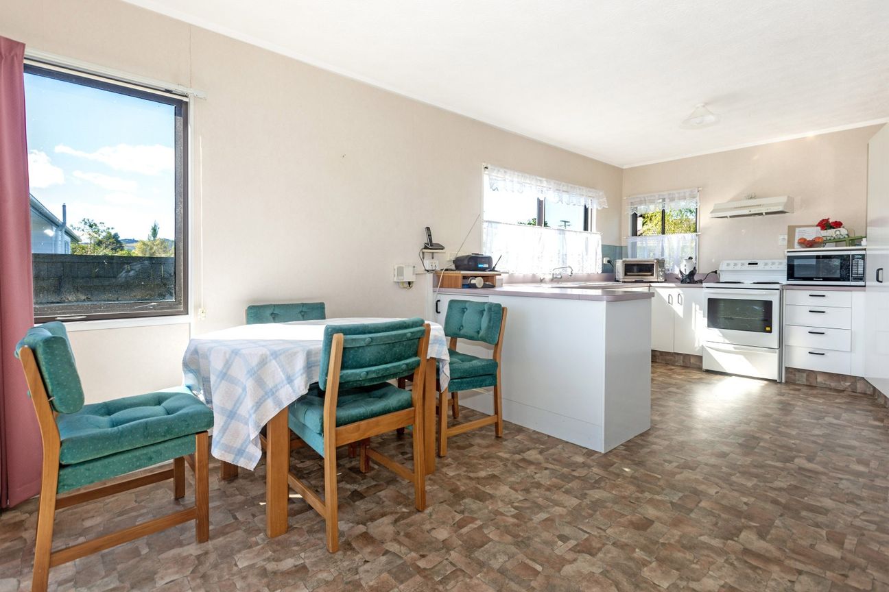 An appealing and affordable townhouse - Widok 2