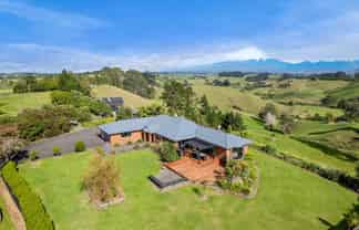 402 Hursthouse Road, Inglewood