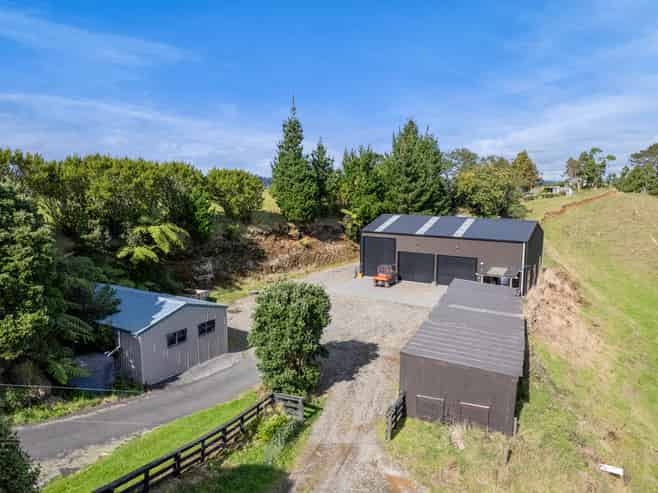 402 Hursthouse Road, Inglewood