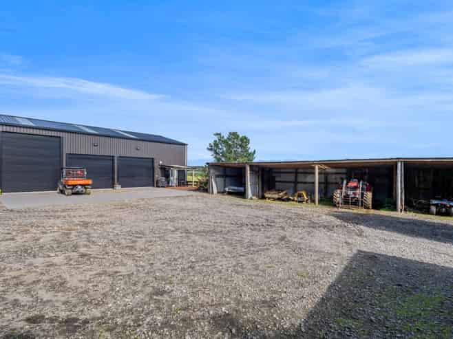 402 Hursthouse Road, Inglewood