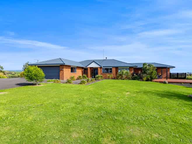 402 Hursthouse Road, Inglewood