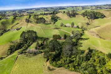 402 Hursthouse Road, Inglewood