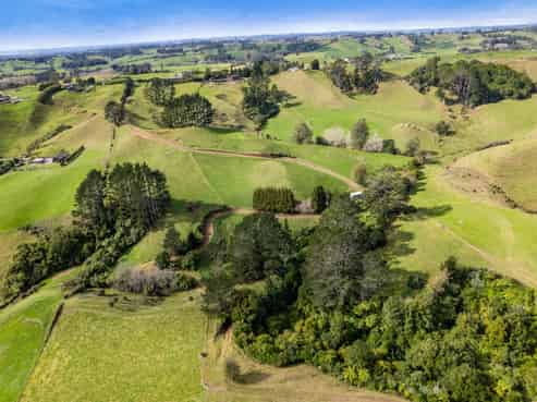 402 Hursthouse Road, Inglewood