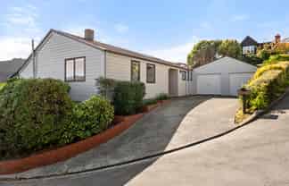 15 Indira Place, Khandallah