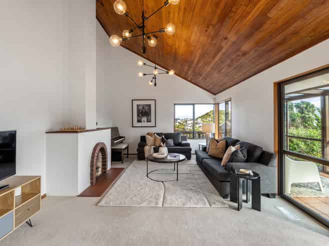 15 Indira Place, Khandallah