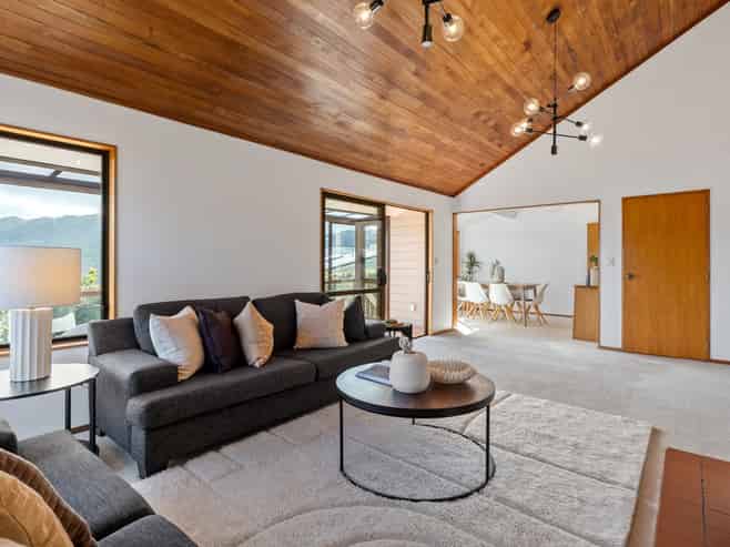 15 Indira Place, Khandallah