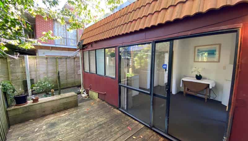 Flat D 20 Croydon Road, New Lynn