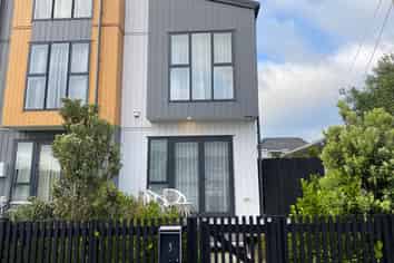 3/128 Onewa Road, Northcote