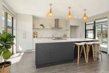 12 Mustang Alley, Burleigh