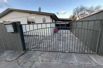 1/7 Bathurst Street, Silverstream