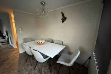 1/7 Bathurst Street, Silverstream