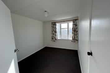 21 Bateman Avenue, Bryndwr