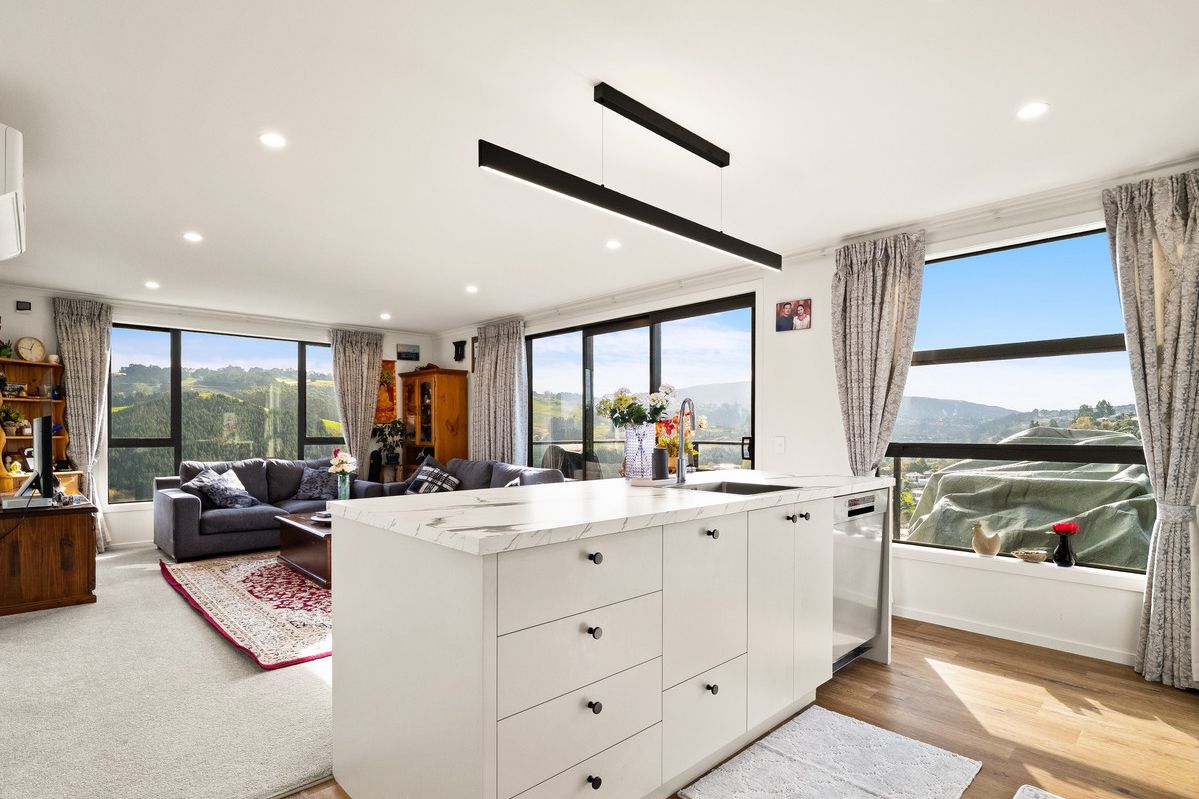 Low Maintenance, Modern Living with Sun & Views - Ansicht 6