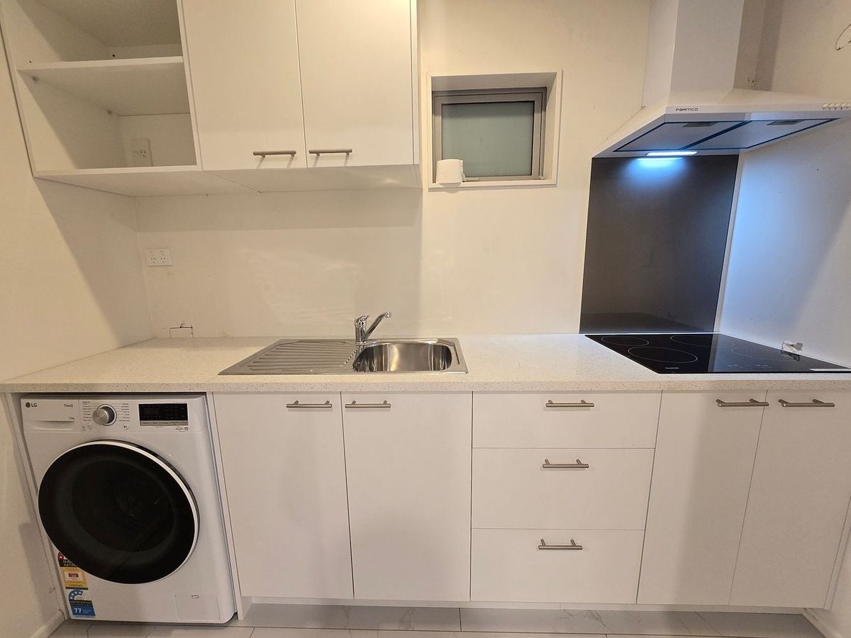 Charming 2 BedRoom Flat with Garden! - Ansicht 6