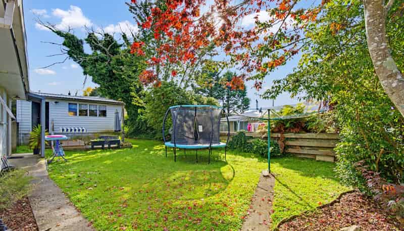 49B Lisa Crescent, Mangakakahi