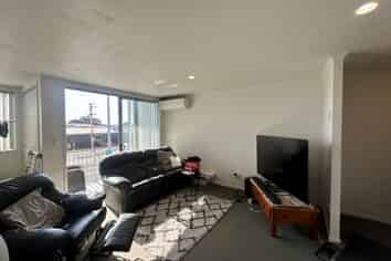 4/60 Parton Road, Papamoa
