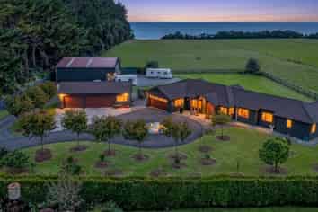 16 Urenui Beach Road, Urenui