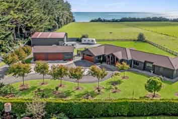 16 Urenui Beach Road, Urenui