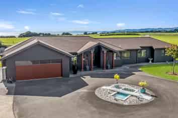 16 Urenui Beach Road, Urenui