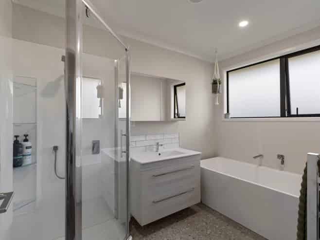 11 Rayner Lane, MARTON