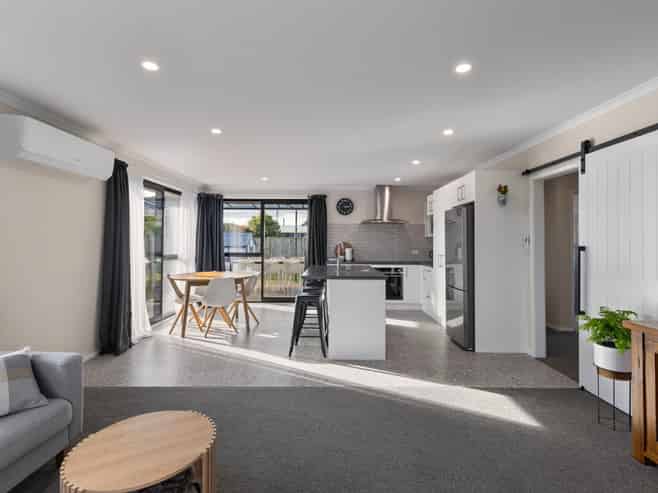 11 Rayner Lane, MARTON