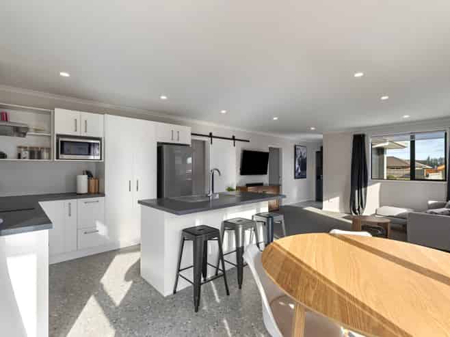 11 Rayner Lane, MARTON