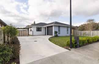 11 Rayner Lane, MARTON