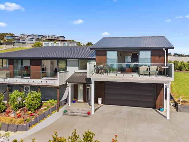 77 Stratford Drive, Cable Bay