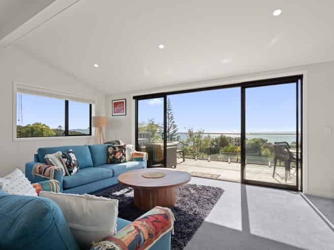 77 Stratford Drive, Cable Bay