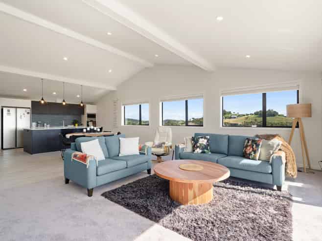 77 Stratford Drive, Cable Bay