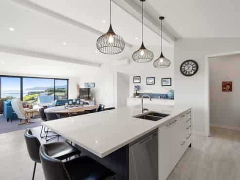 77 Stratford Drive, Cable Bay