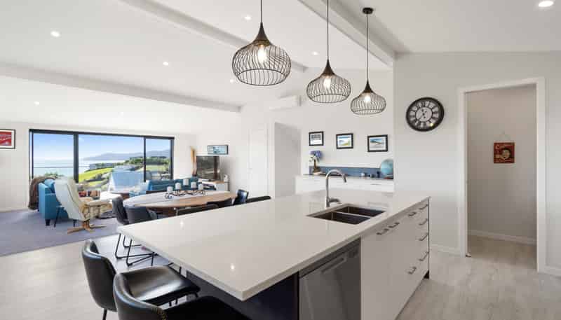 77 Stratford Drive, Cable Bay